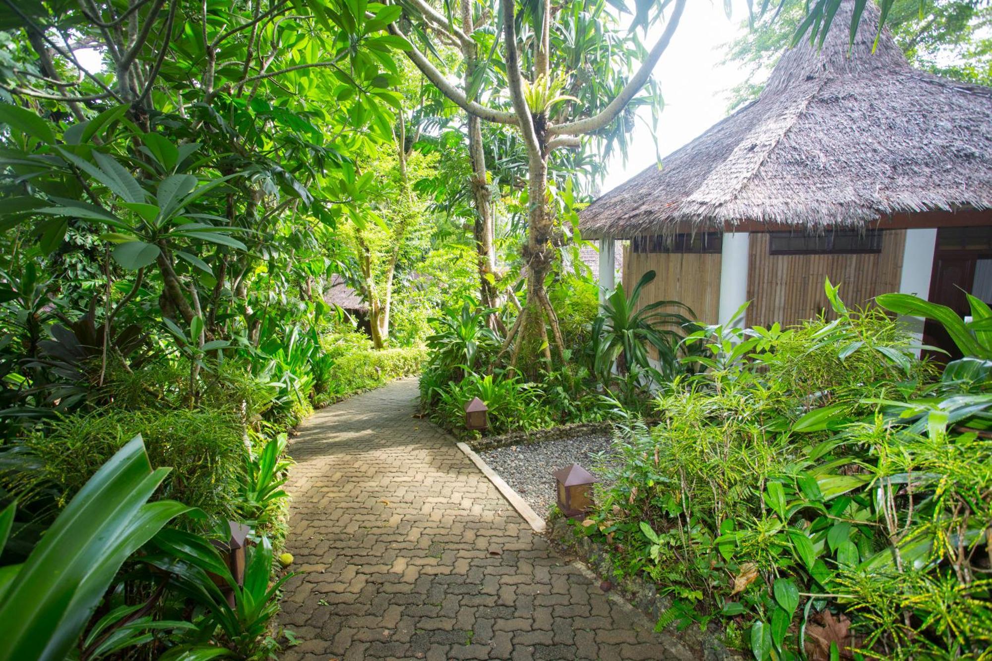 Mandala Spa & Resort Villas Manoc-Manoc Экстерьер фото