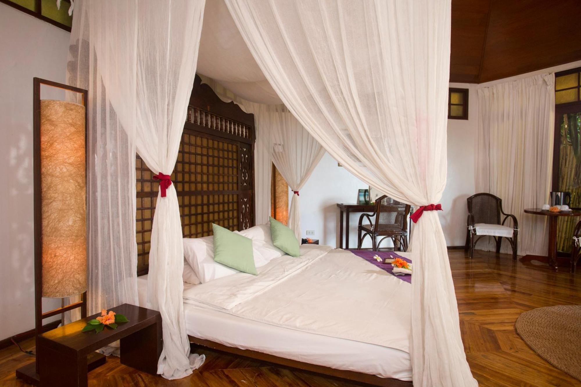 Mandala Spa & Resort Villas Manoc-Manoc Экстерьер фото