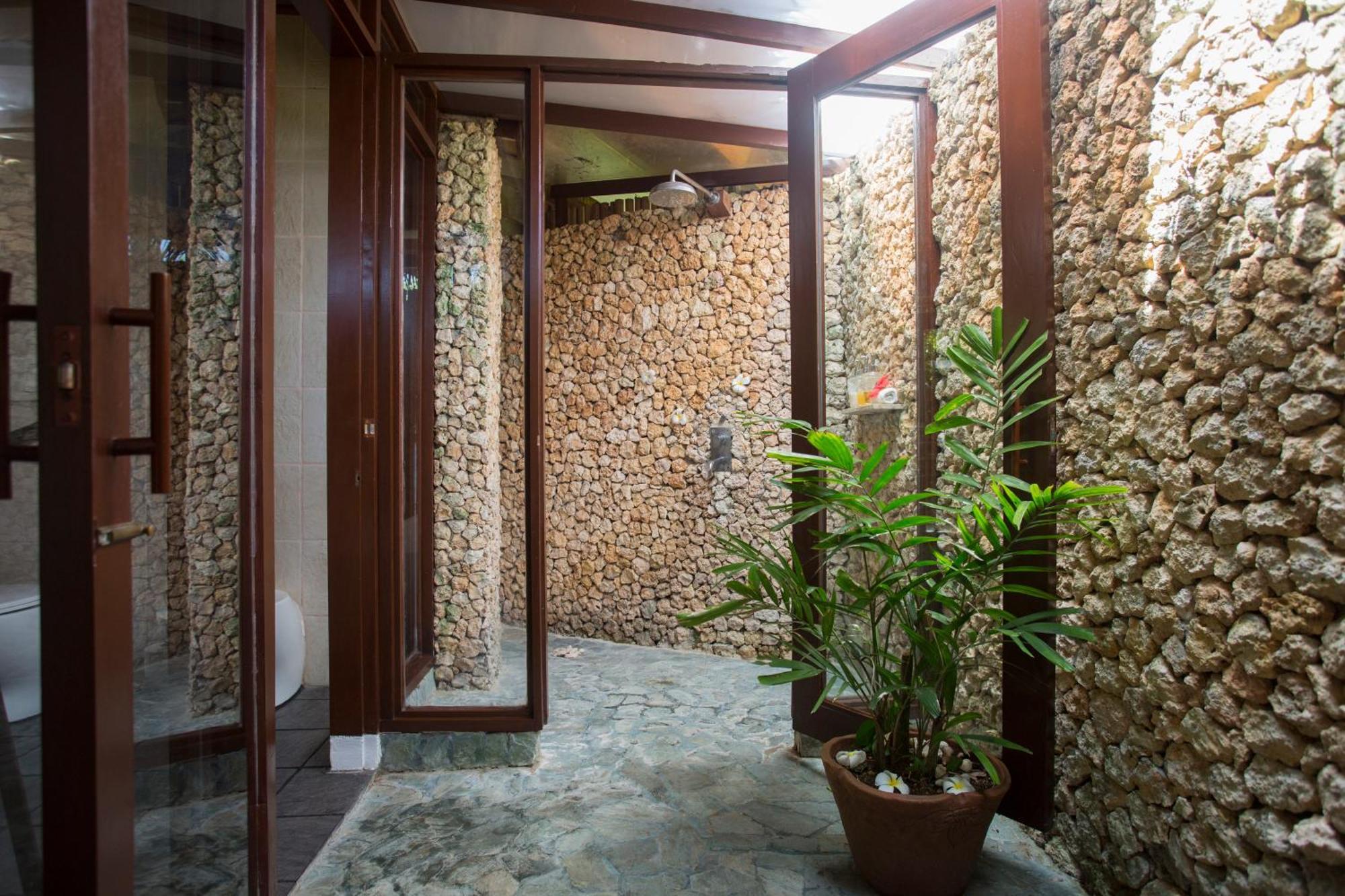 Mandala Spa & Resort Villas Manoc-Manoc Экстерьер фото